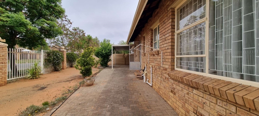 3 Bedroom Property for Sale in Fleurdal Free State